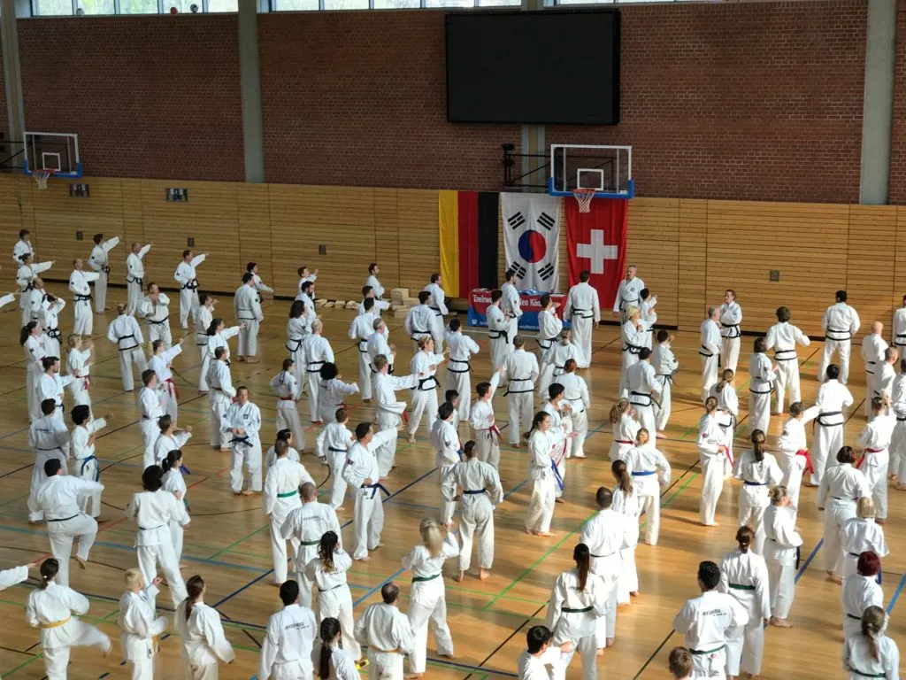 Taekwon-Do Schüler und Trainer bei einem Lehrgang in Bad Reichenhall
