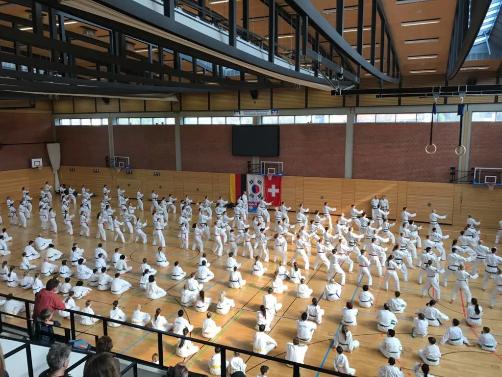 Taekwon-Do Schüler und Trainer bei einem Lehrgang in Bad Reichenhall
