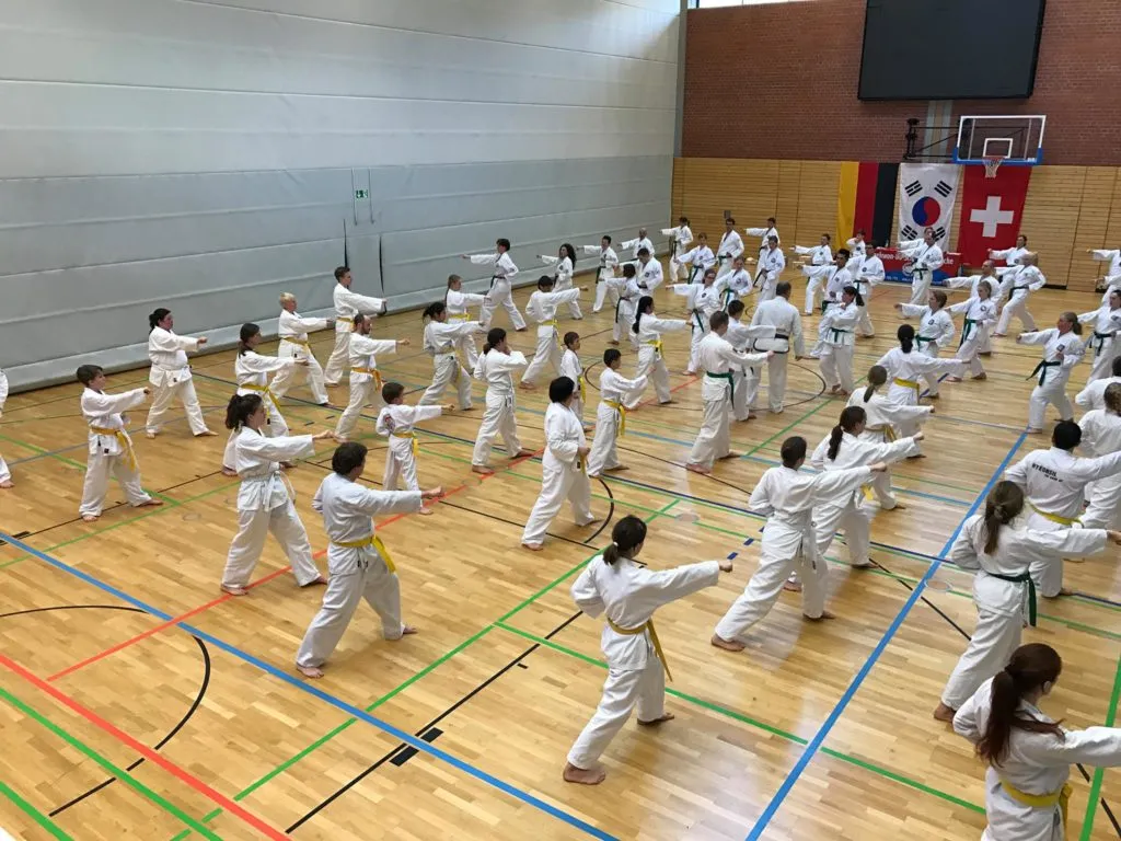 Taekwon-Do Schüler und Trainer bei einem Lehrgang in Bad Reichenhall