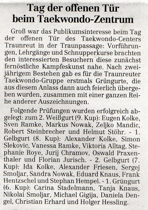Zeitungsausschnitt Traunsteiner Tagblatt vom 21. März 2003: „Tag der offenen Tür beim Taekwondo-Zentrum" mit allen bestandenen Gürtelprüfungen vom 9. bis 6. Kup