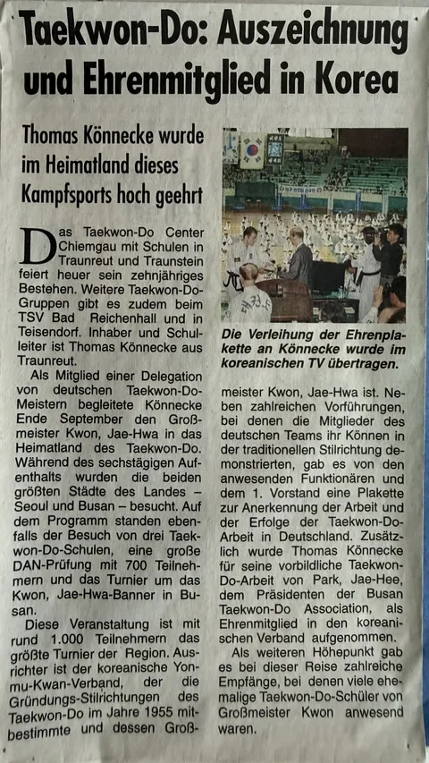 Zeitungsartikel „Taekwon-Do: Auszeichnung und Ehrenmitglied in Korea", Wochenblatt vom 18.10.2011