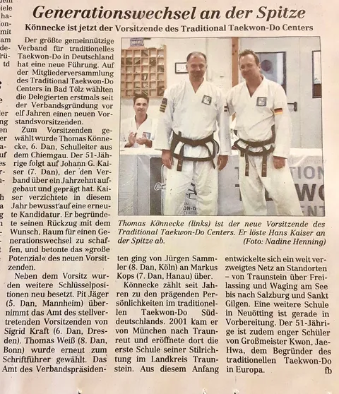 Zeitungsausschnitt "Generationswechsel an der Spitze" mit Foto von Thomas Könnecke neben seinem Vorgänger Hans Kaiser beim Traditional Taekwon-Do Center