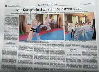 Zeitungsausschnitt "Mit Kampfschrei zu mehr Selbstvertrauen" mit zwei Fotos: ein Kind beim Tritt ins Schlagpolster und die Tiger-Kids-Trainingsgruppe in Garching an der Alz