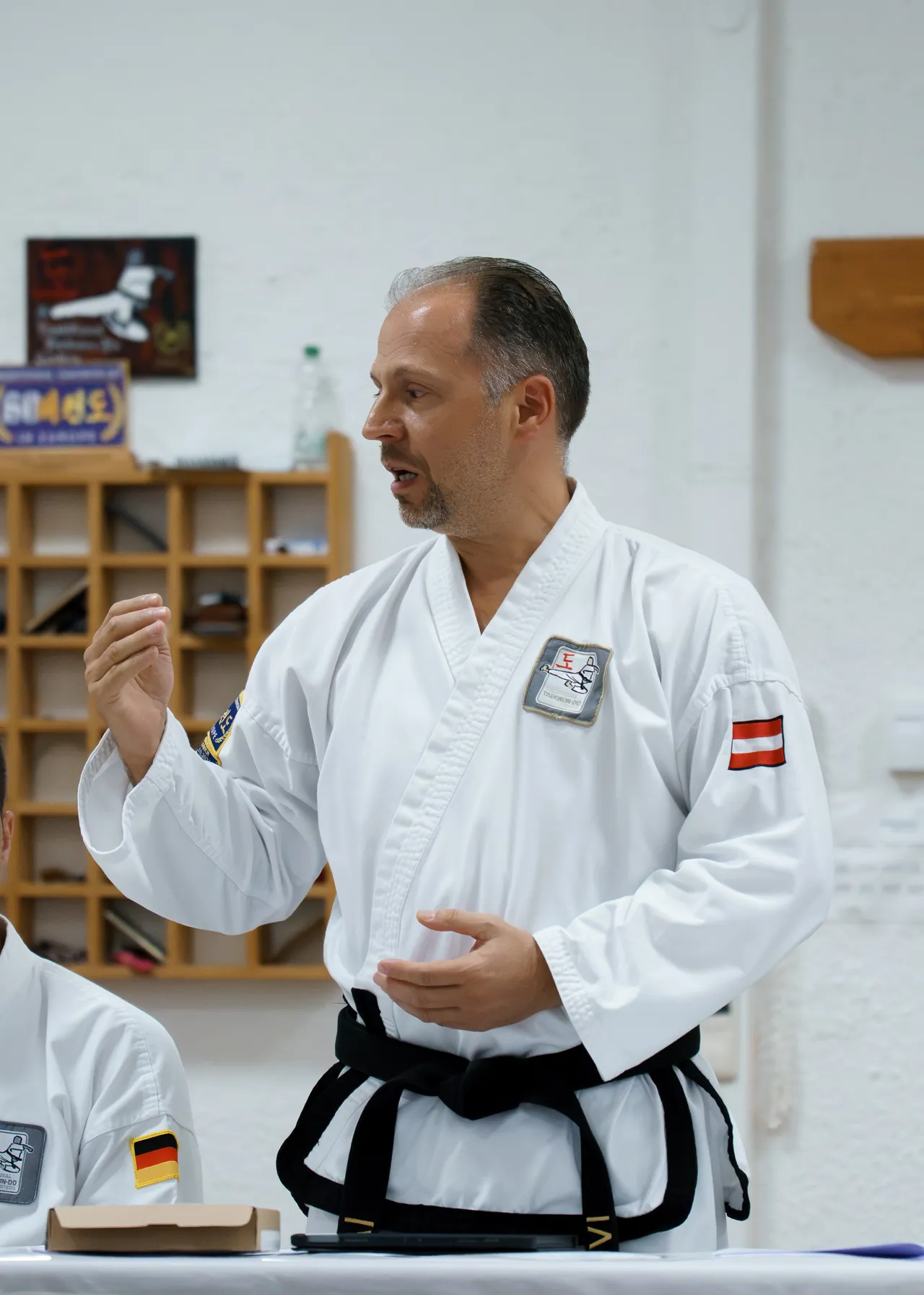 Thomas Könnecke im Dobok bei der Mitgliederversammlung der Traditional Taekwon-Do Centers e. V. in Bad Tölz, 22. November 2025